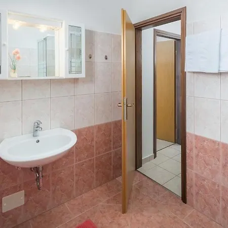 公寓 Family-friendly With Swimming Pool Valkarin, - 24238