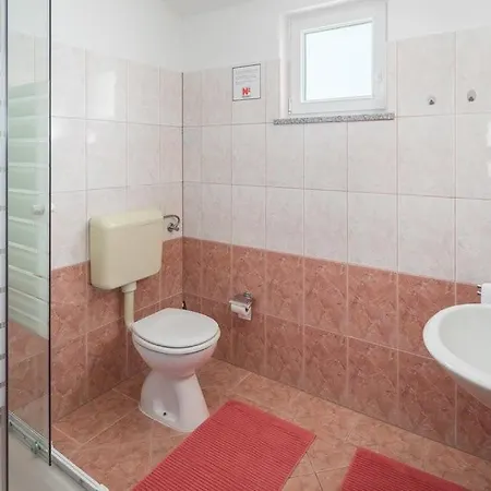 公寓 Family-friendly With Swimming Pool Valkarin, - 24238 *